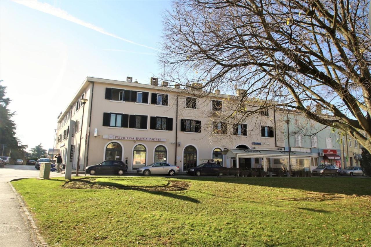 Apartments Simonetti Porec Bagian luar foto