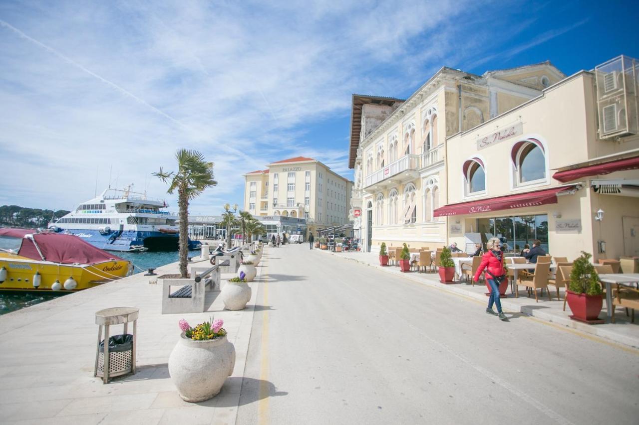 Apartments Simonetti Porec Bagian luar foto