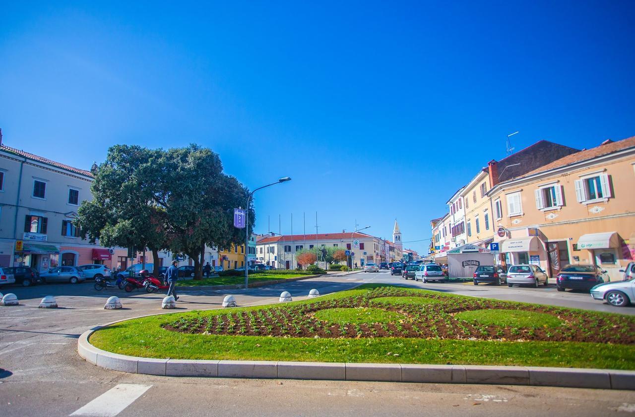 Apartments Simonetti Porec Bagian luar foto