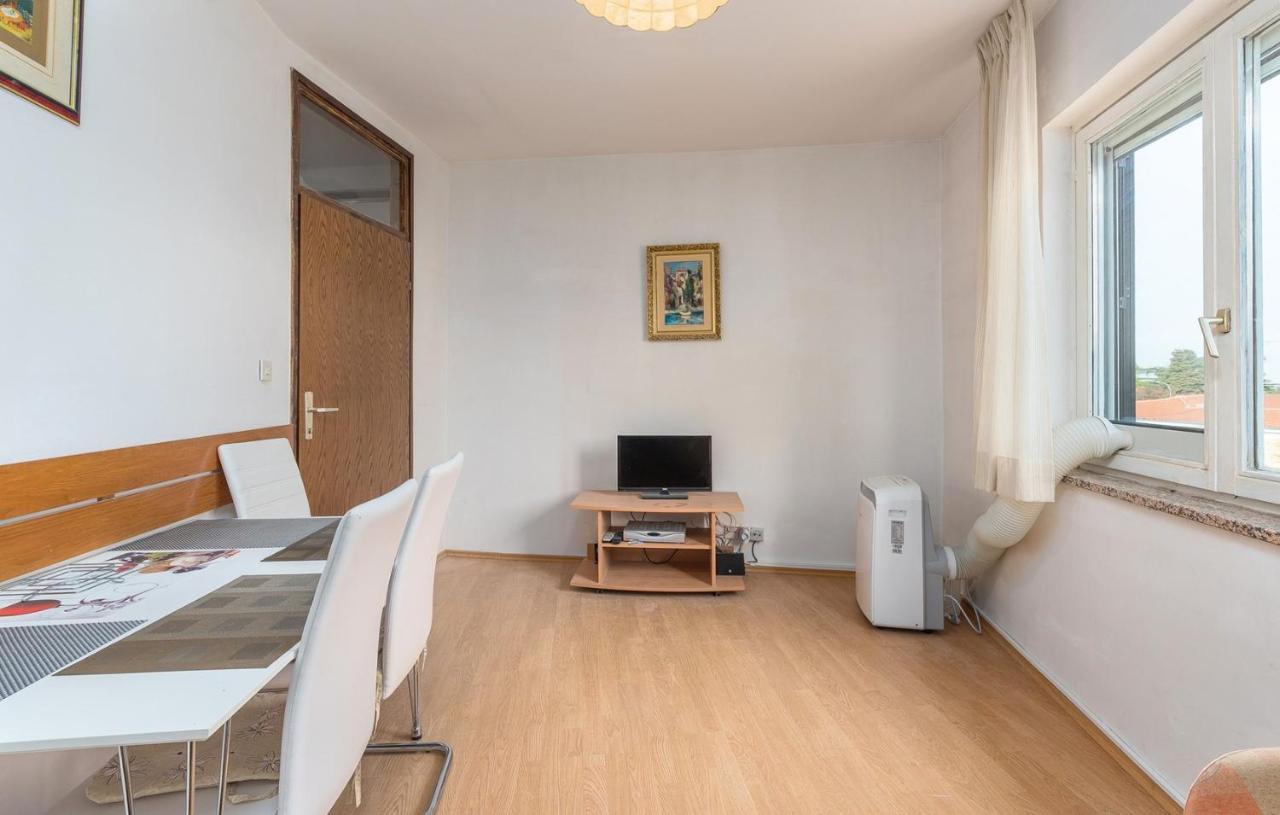 Apartments Simonetti Porec Bagian luar foto