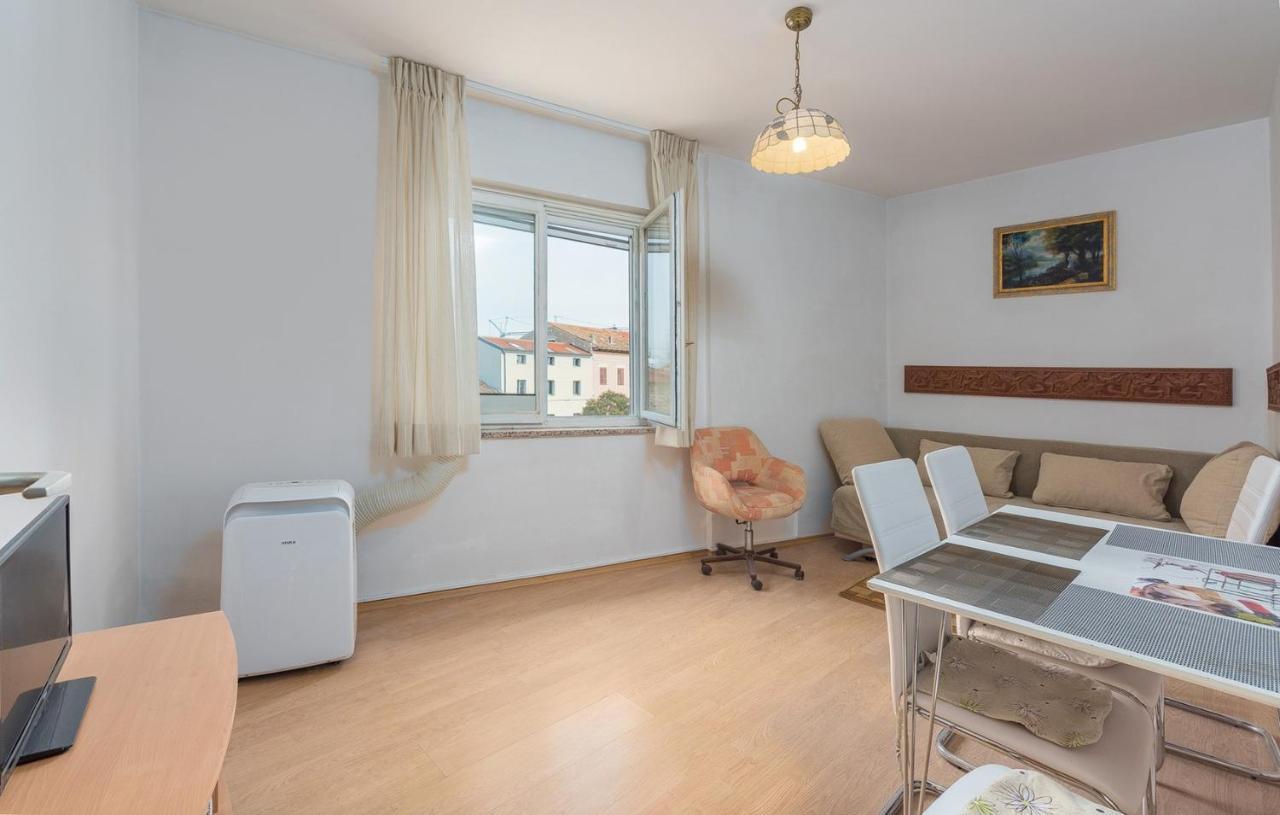 Apartments Simonetti Porec Bagian luar foto